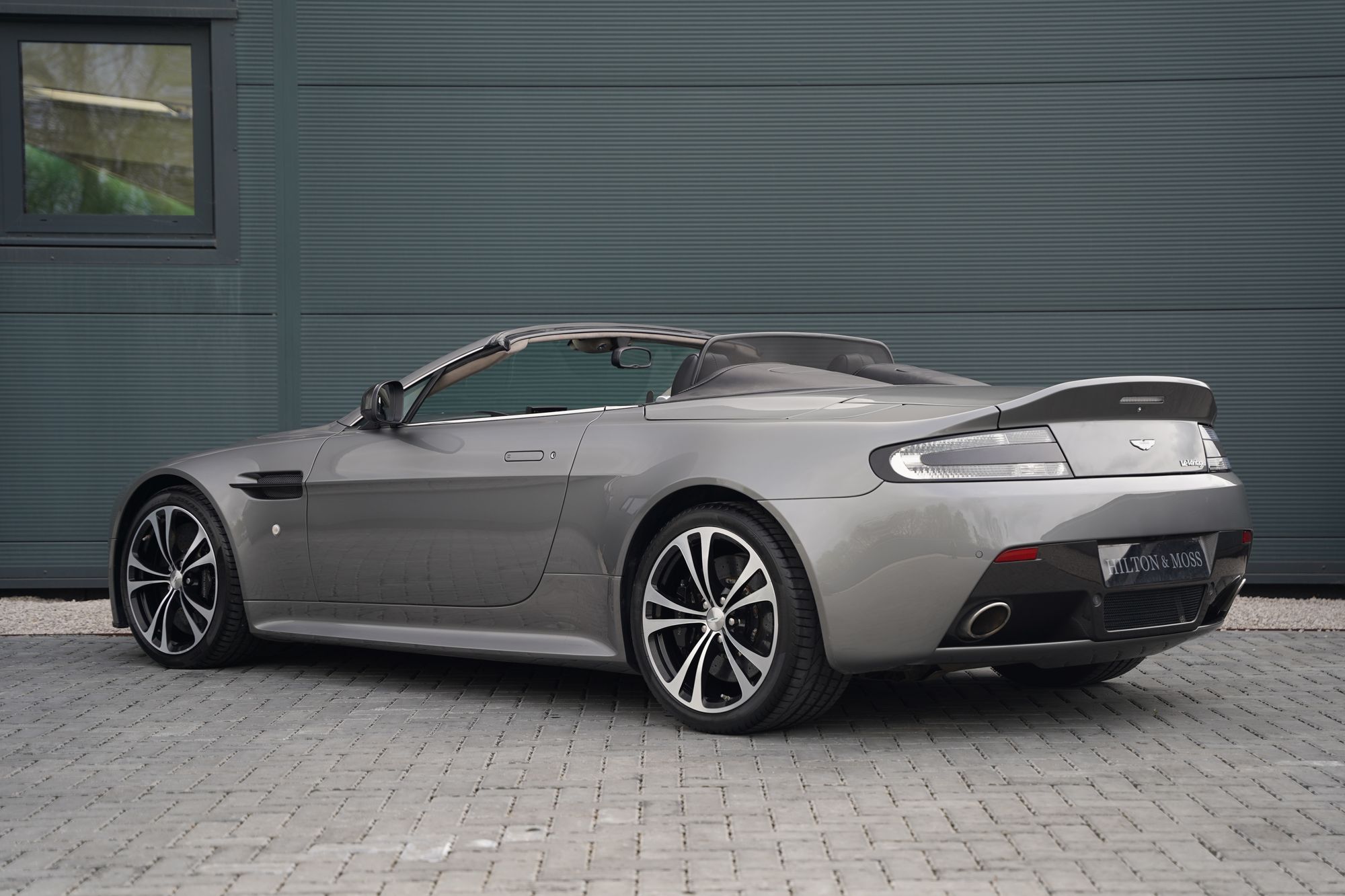 2012 Aston Martin V12 Vantage Roadster - 096 of 101
