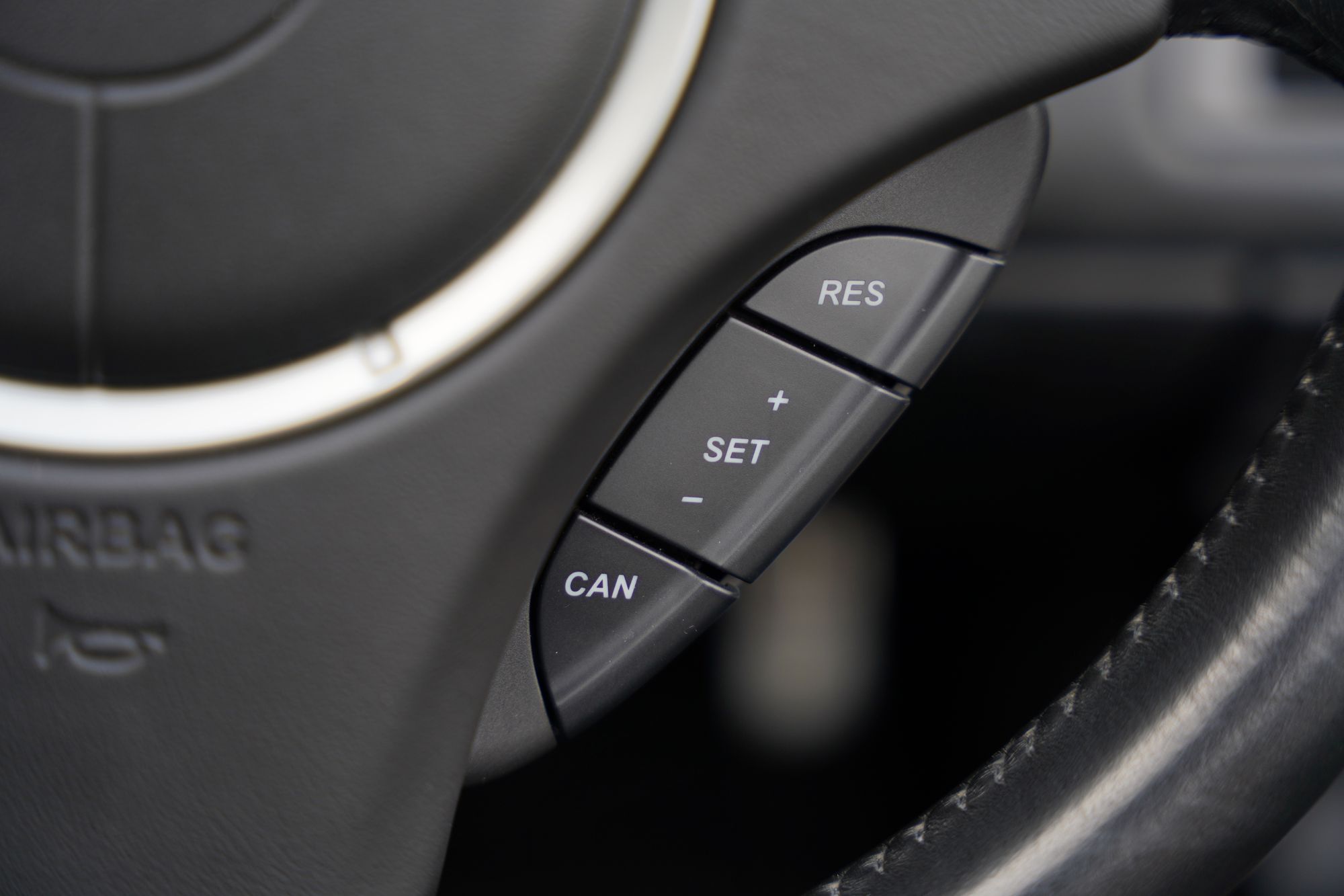 2012 Aston Martin V12 Vantage Roadster - 096 of 101