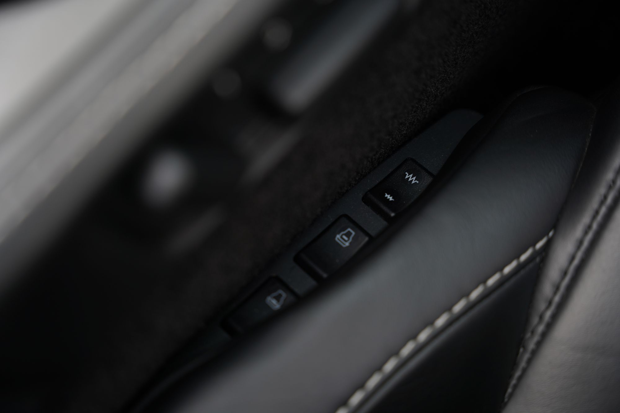 2012 Aston Martin V12 Vantage Roadster - 096 of 101