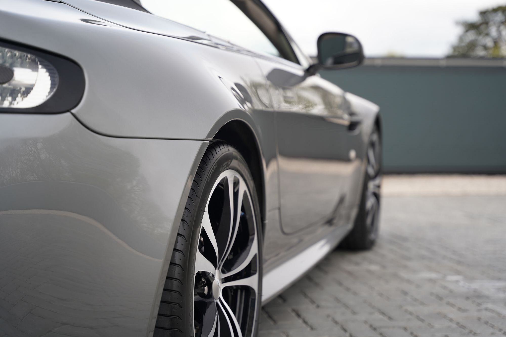2012 Aston Martin V12 Vantage Roadster - 096 of 101