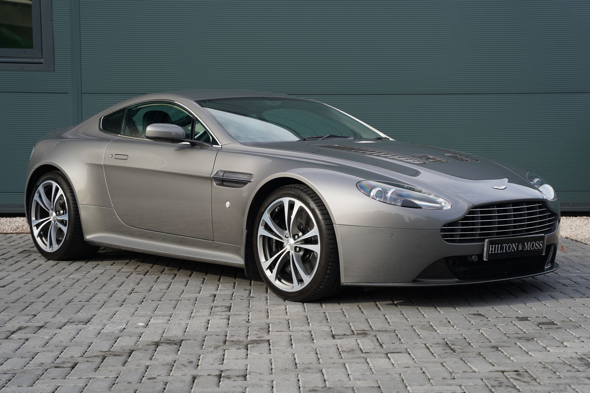 2010 Aston Martin V12 Vantage Manual