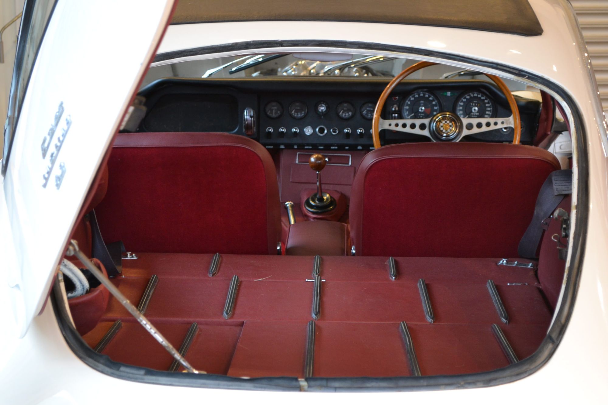 Jaguar E-Type Series 1 4.2 FHC