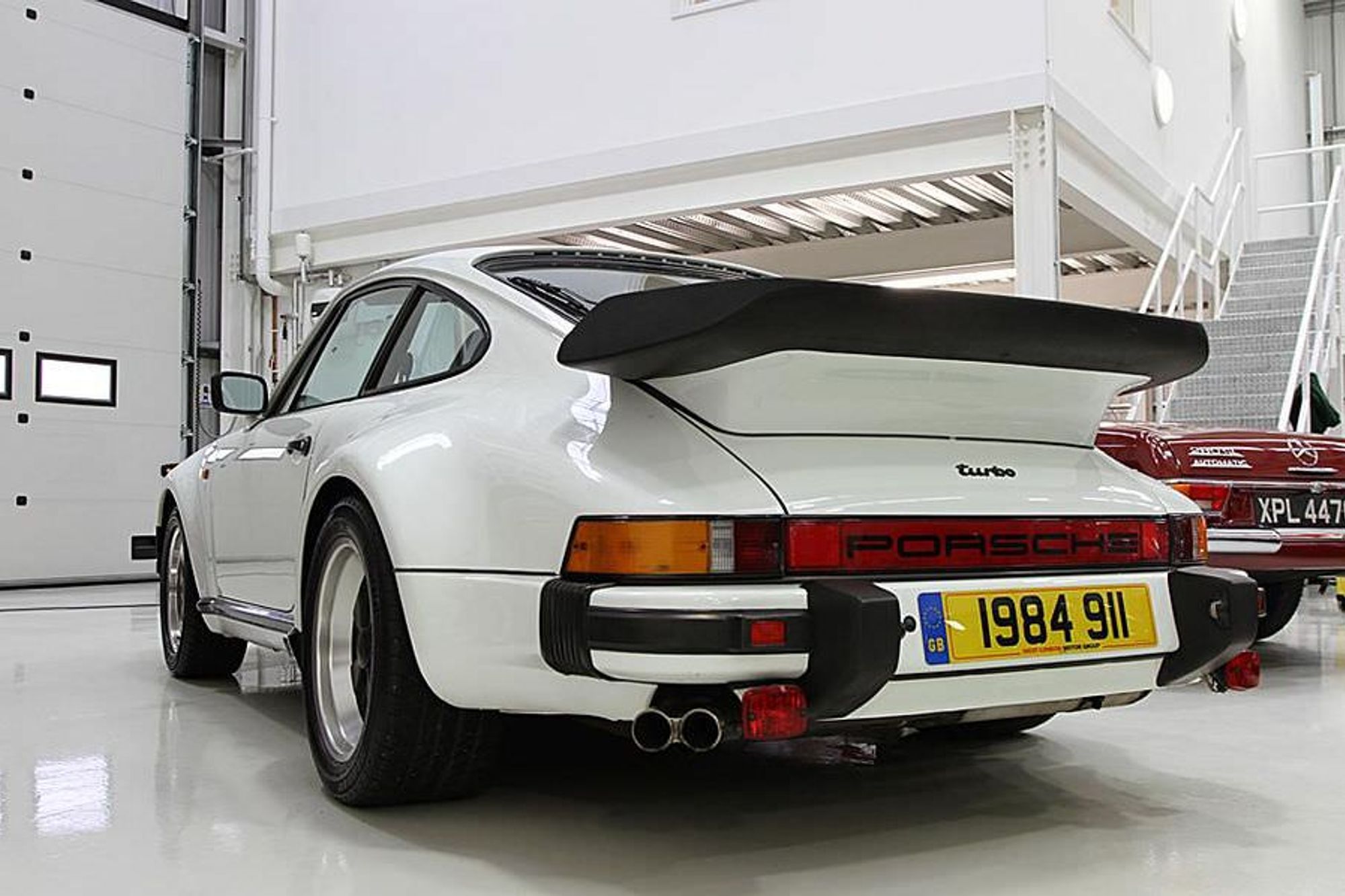 Porsche 930