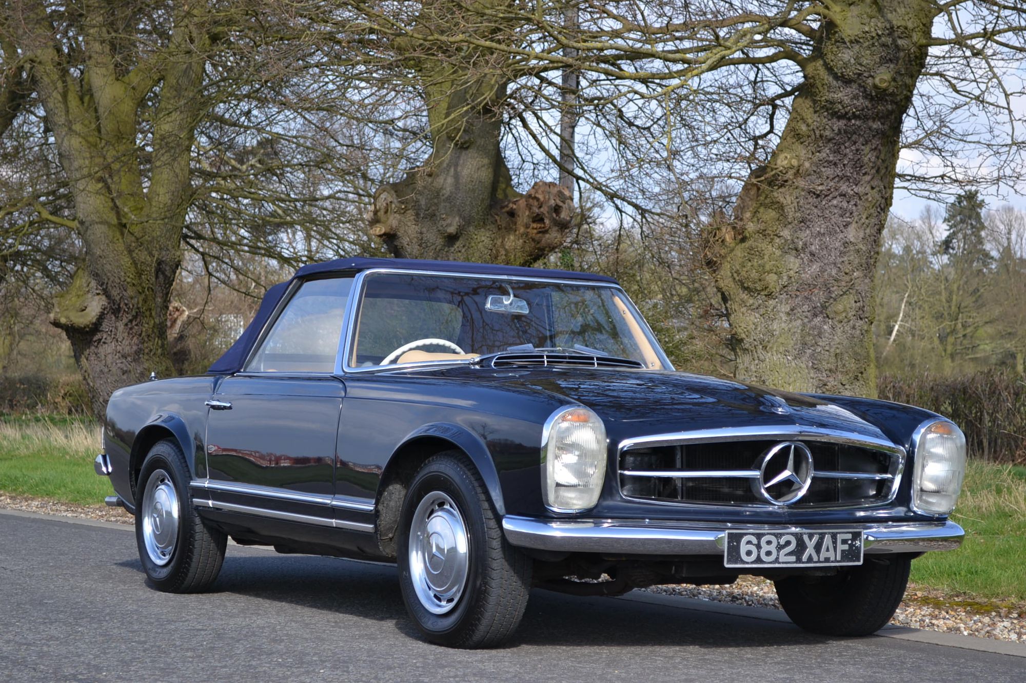 Mercedes-Benz 230SL
