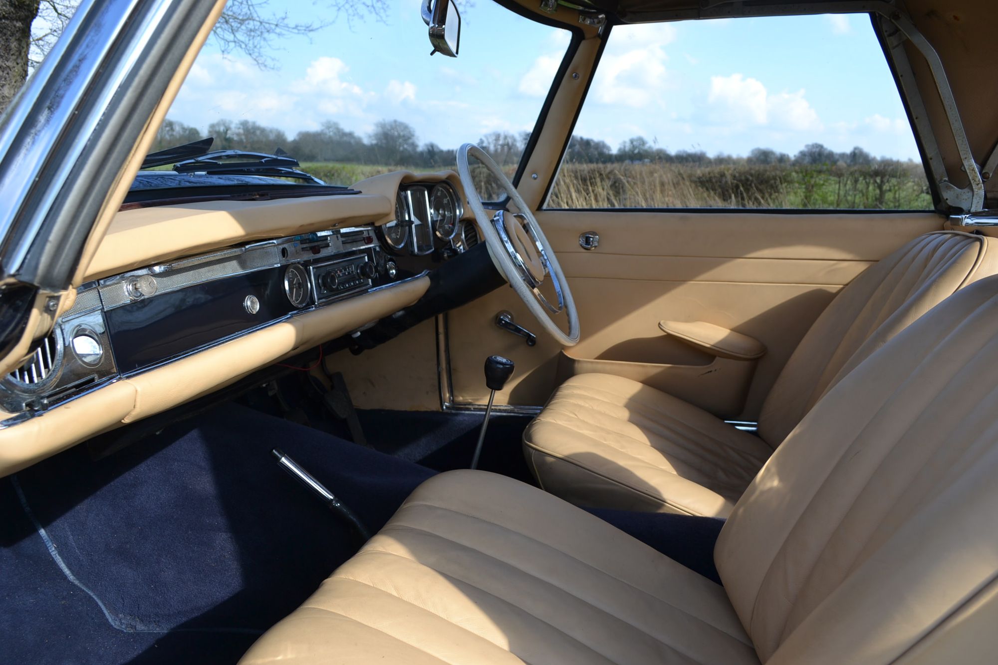 Mercedes-Benz 230SL