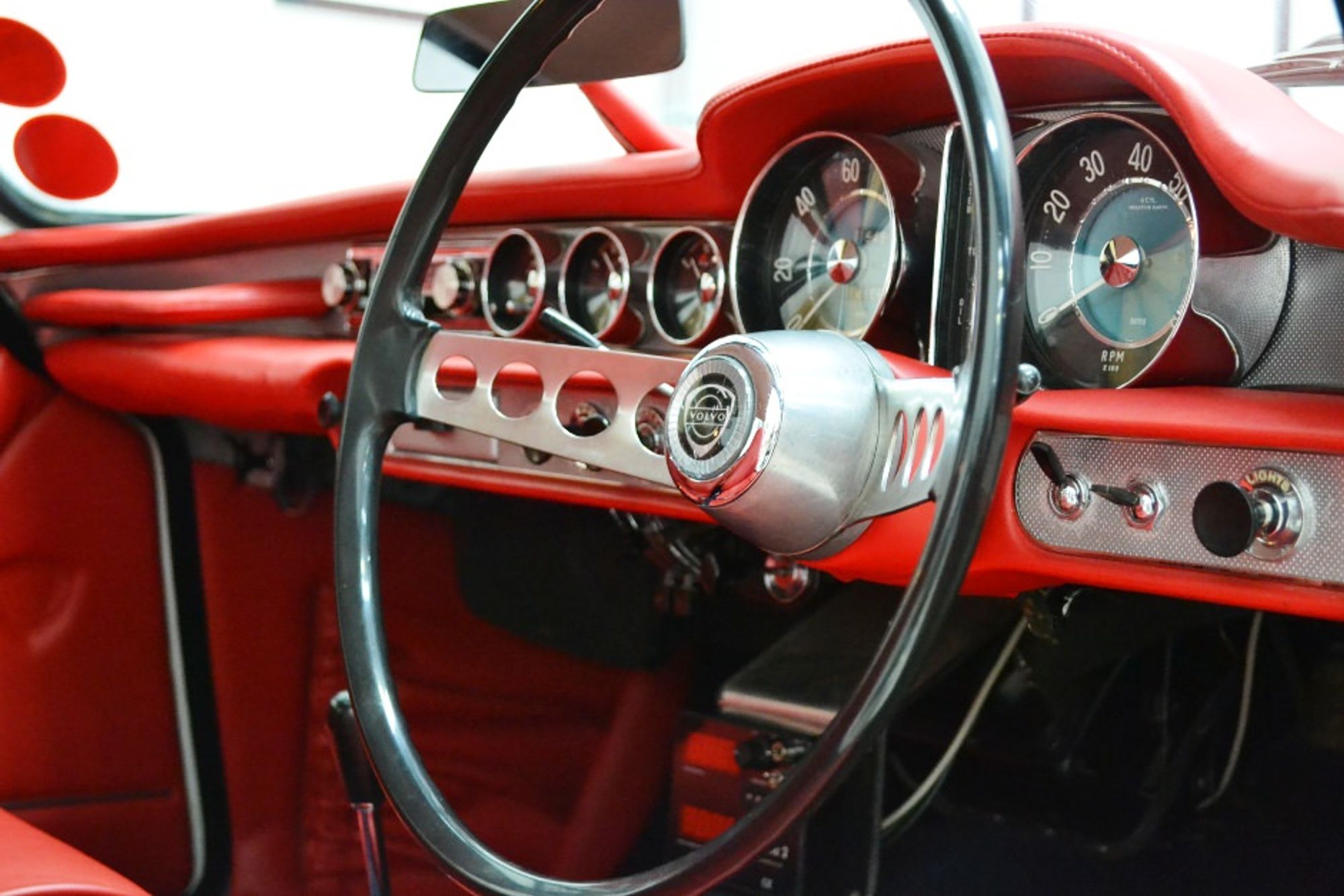 Volvo P1800 S