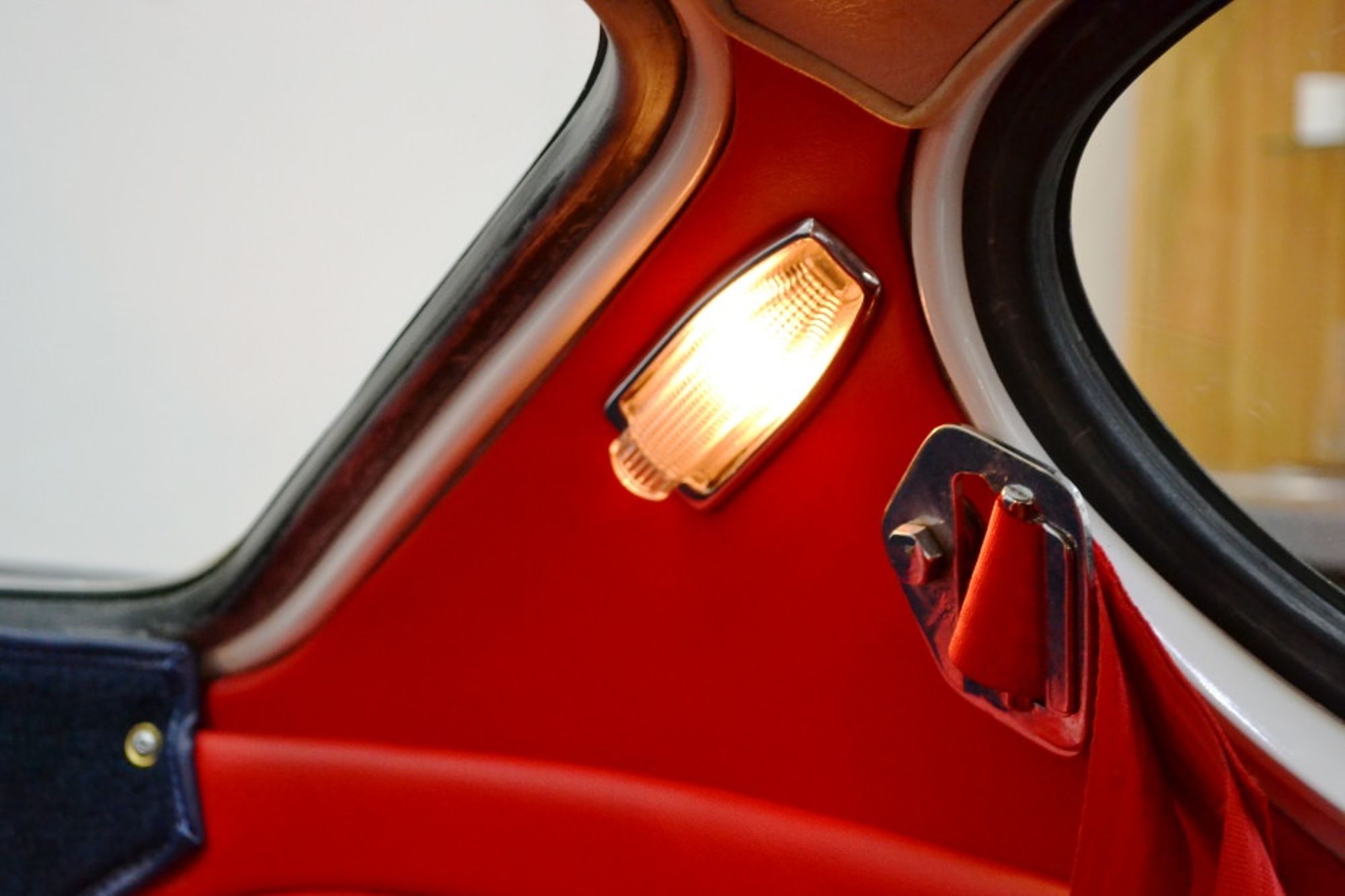 Volvo P1800 S