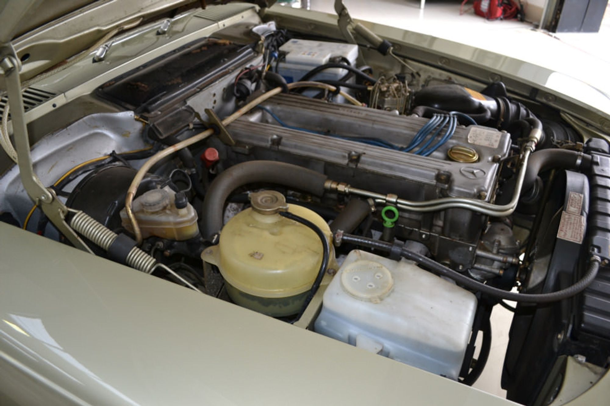 Mercedes-Benz 280SL AUTO