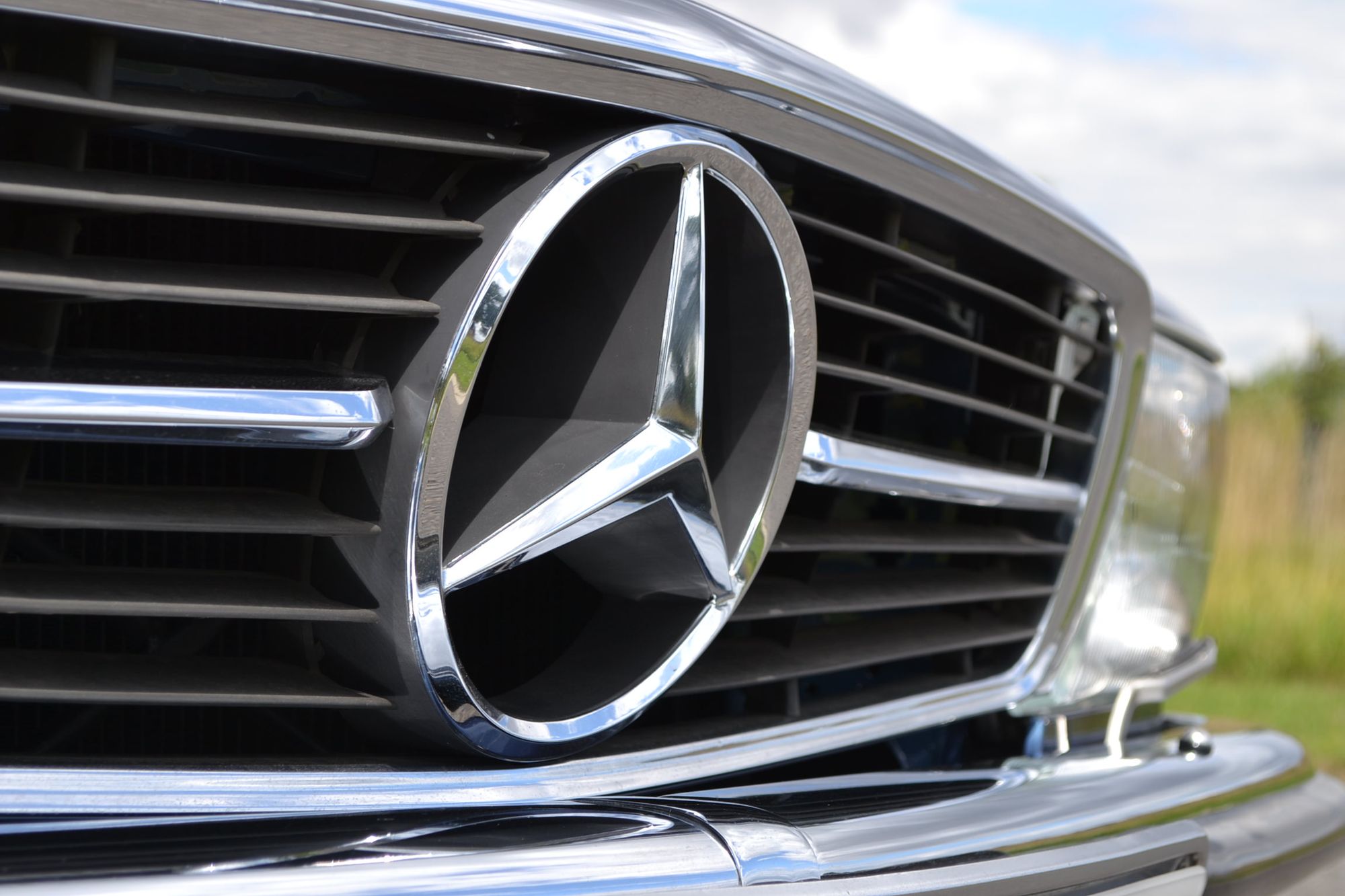 Mercedes-Benz 500 SL
