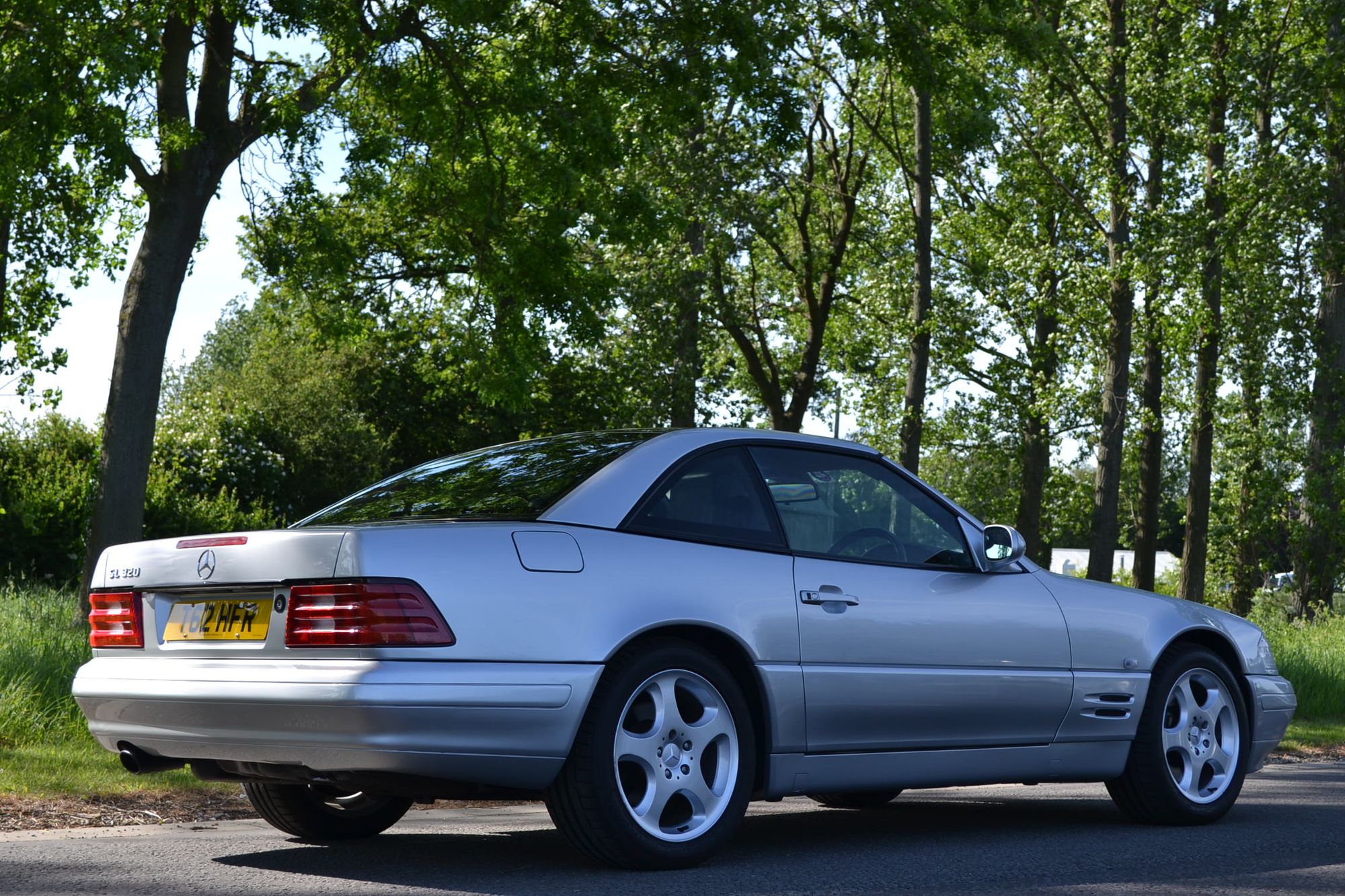 Mercedes-Benz SL320