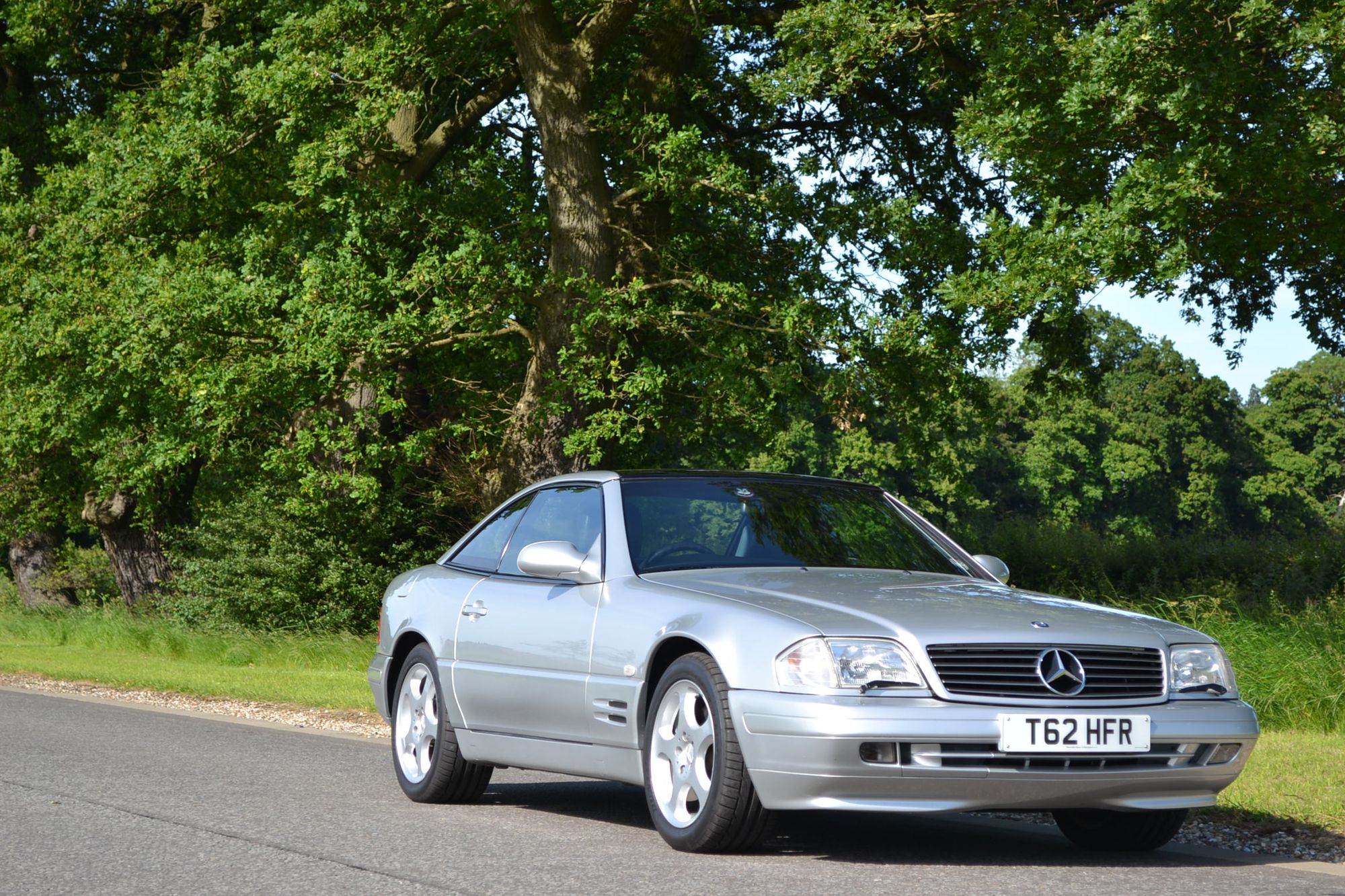 Mercedes-Benz SL320