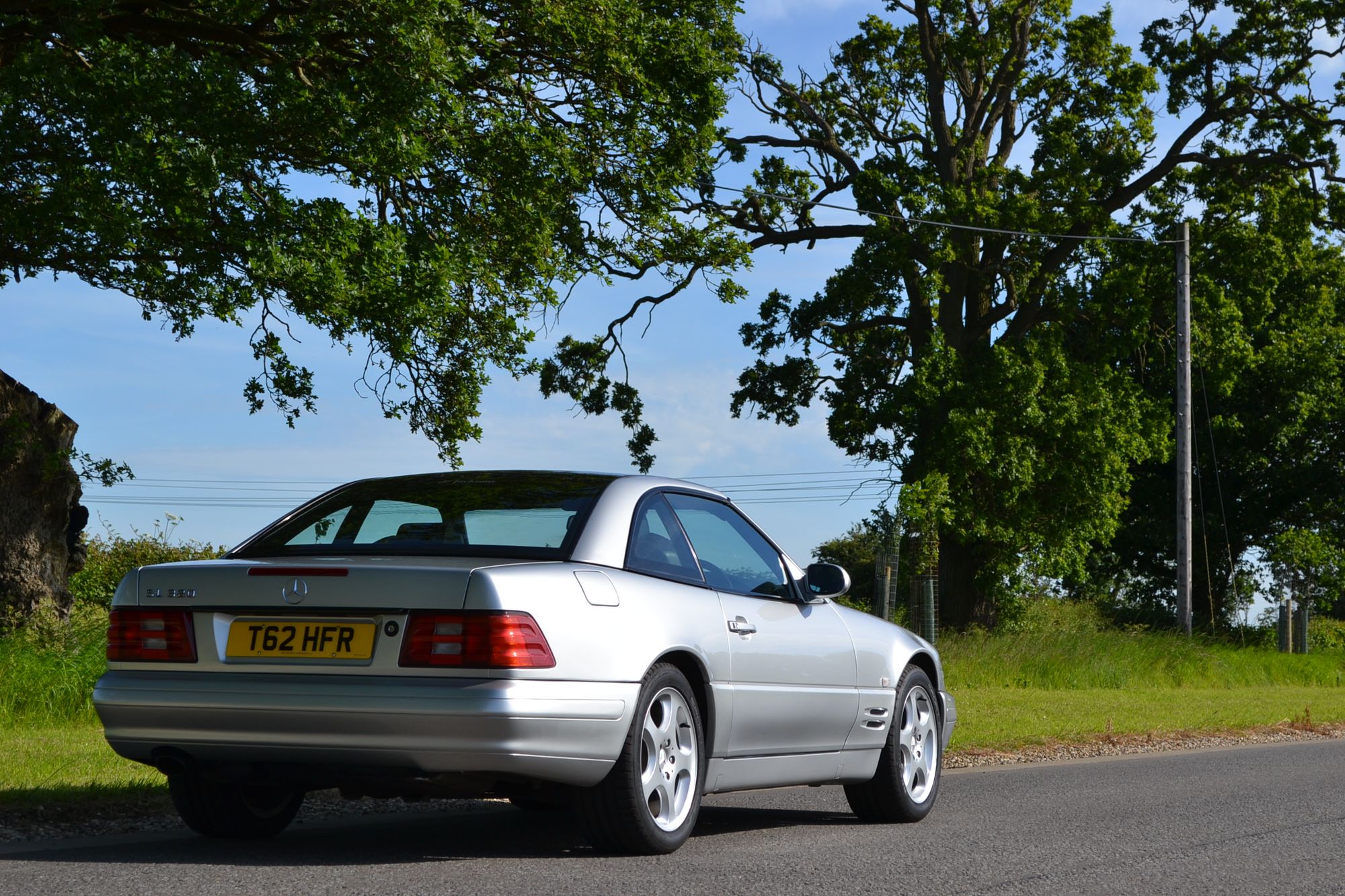 Mercedes-Benz SL320