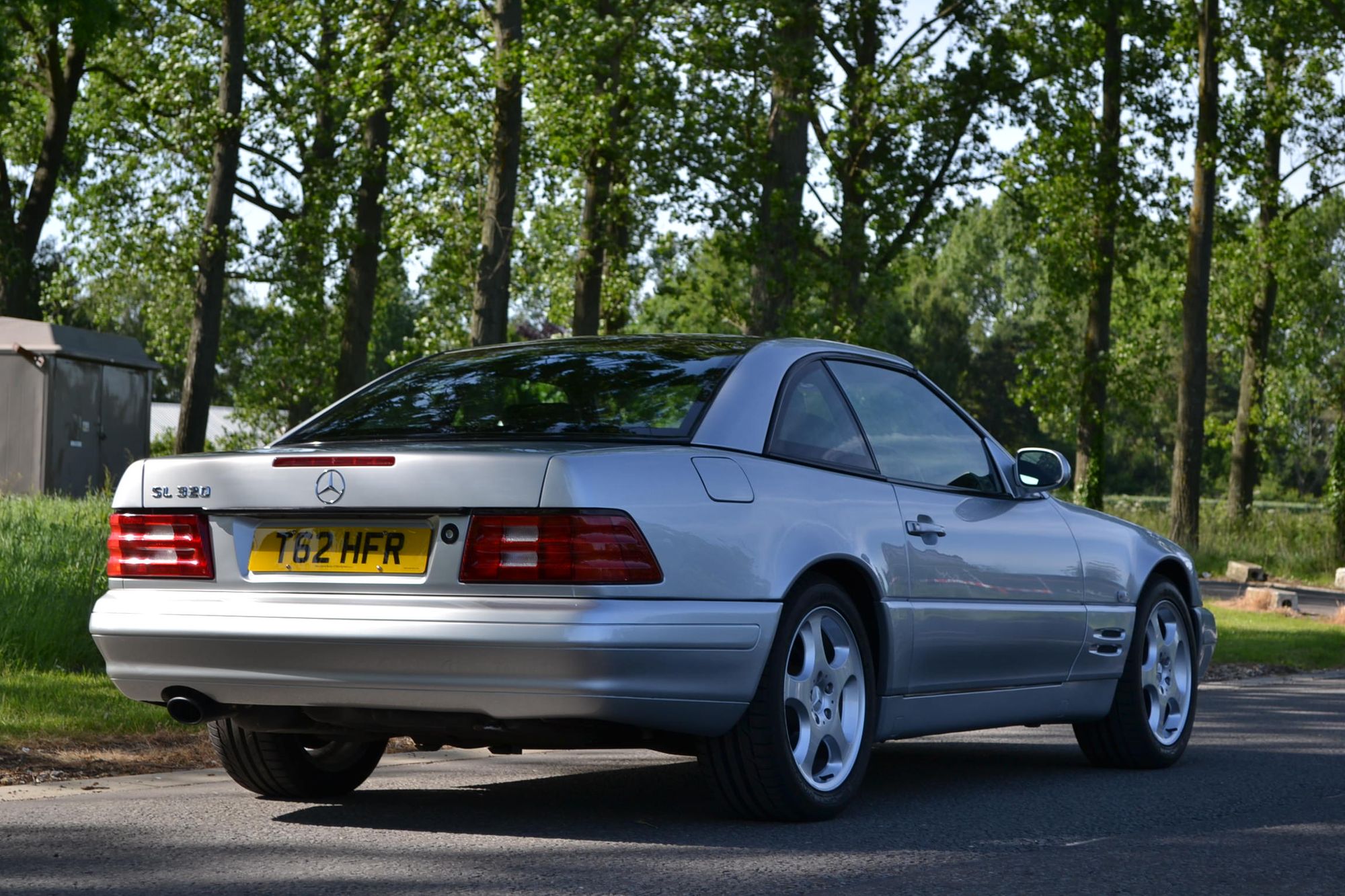 Mercedes-Benz SL320