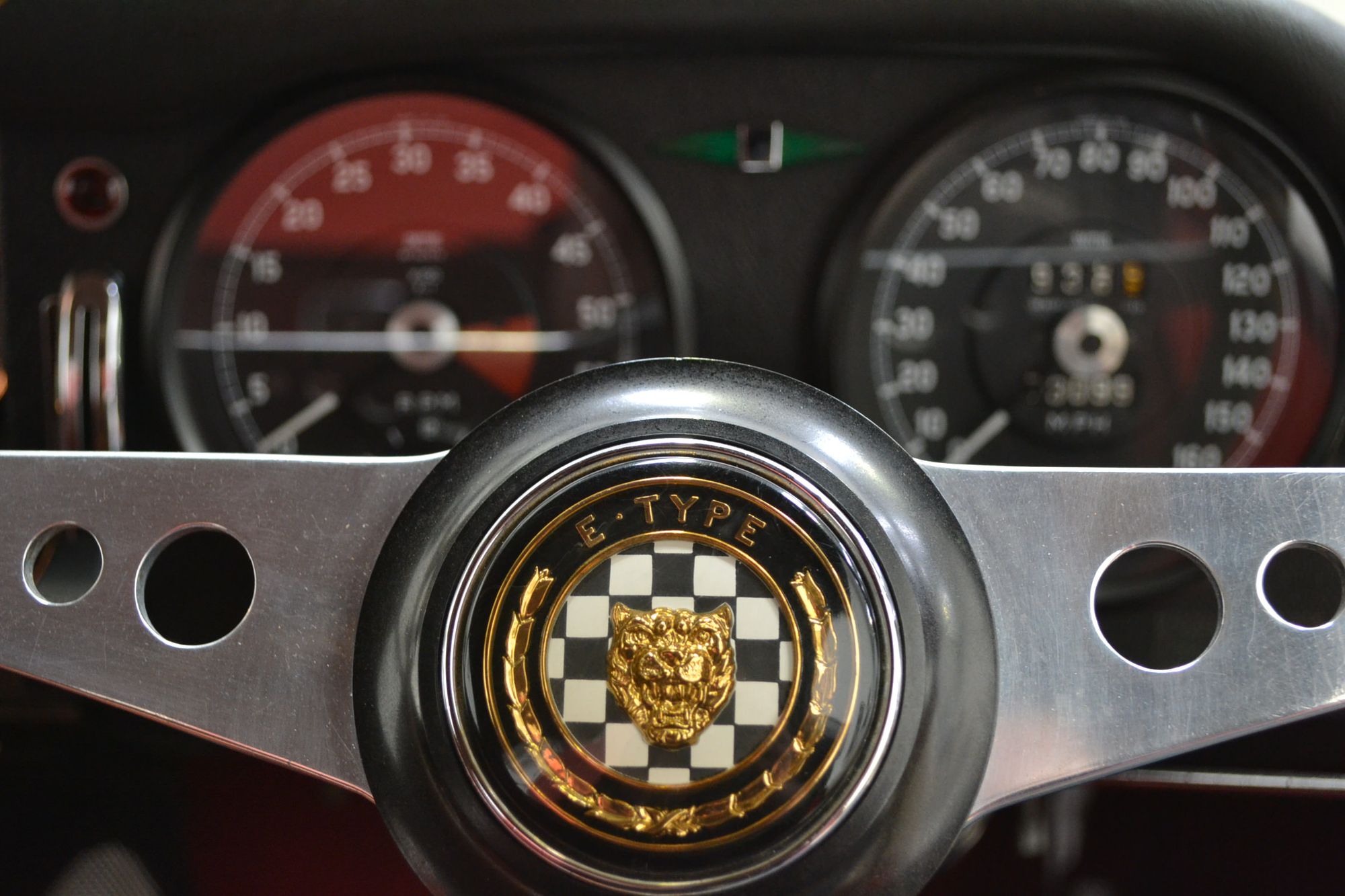 Jaguar E-Type Series 2 4.2 Roadster