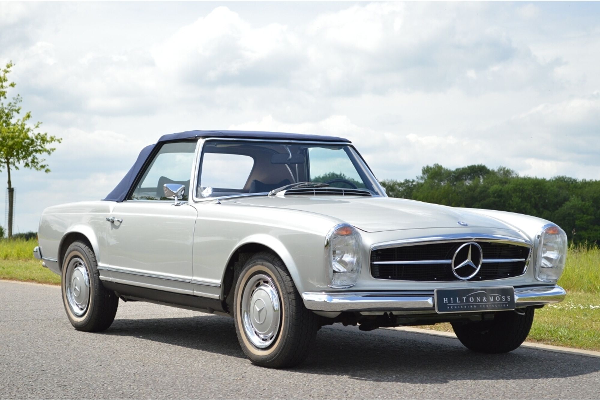1969 Mercedes-Benz 280SL PAGODA